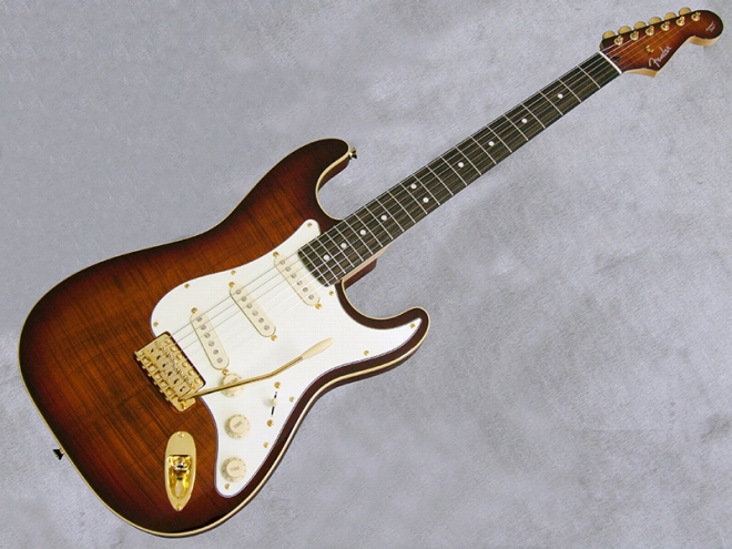 エレキギター】FenderJapanのエアロ・ダインストラトにコア材を使用