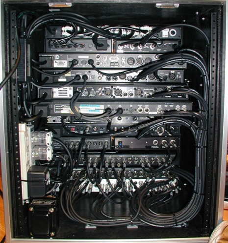 メーカー探訪】CAJ（CUSTOM AUDIO JAPAN） ～現場発のアイデアを音に