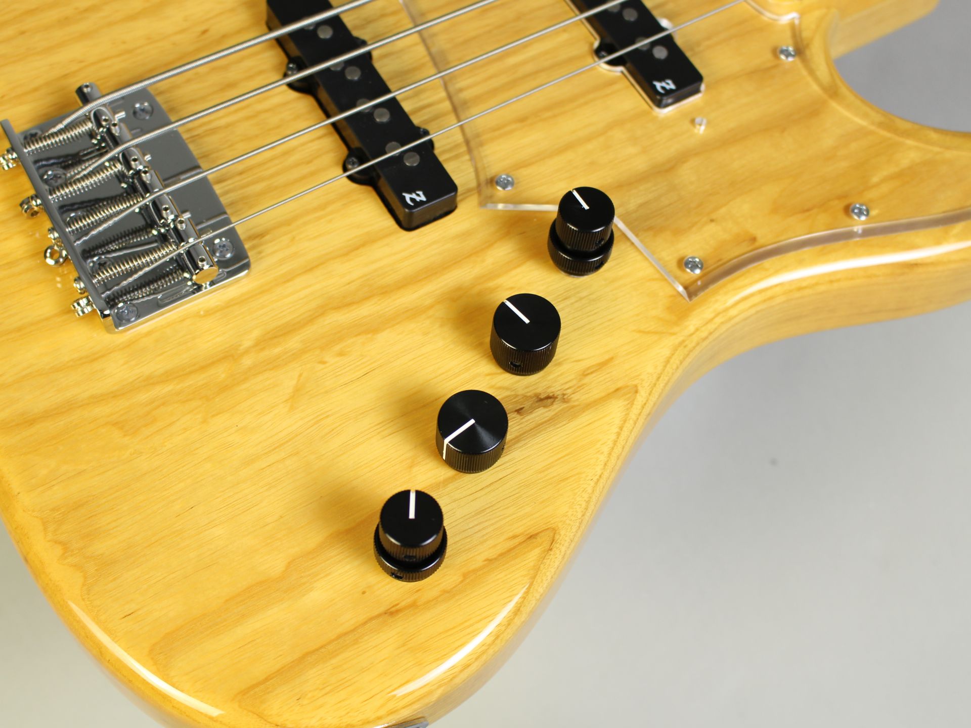 エレキベース・新製品】ATELIER Z ”BETA Deluxe”シリーズに当社限定の4