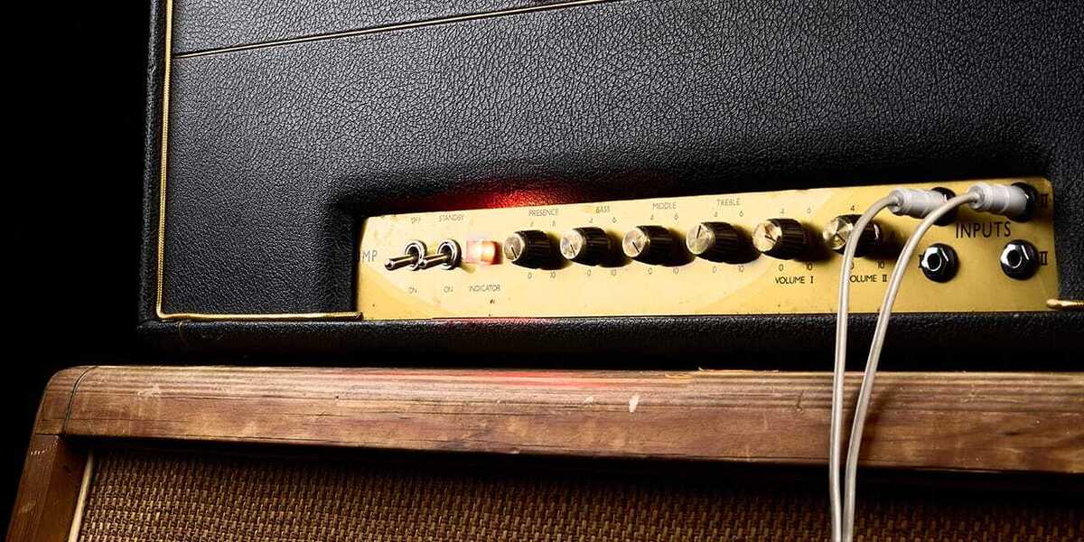 Universal Audio UAFX Lion ' 68 Super Lead Amp｜60年代後半の100