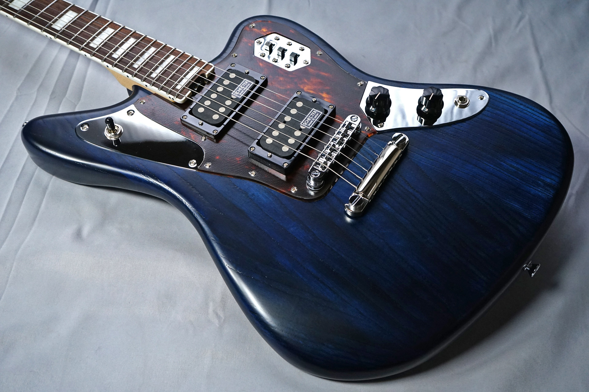 アグレッシブなモデルを扱いやすくアレンジ｜ギターマニア石田純一の