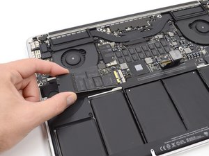 MacBook Pro 15インチ Retina Display Mid 2012 修理のヘルプ: 自分で