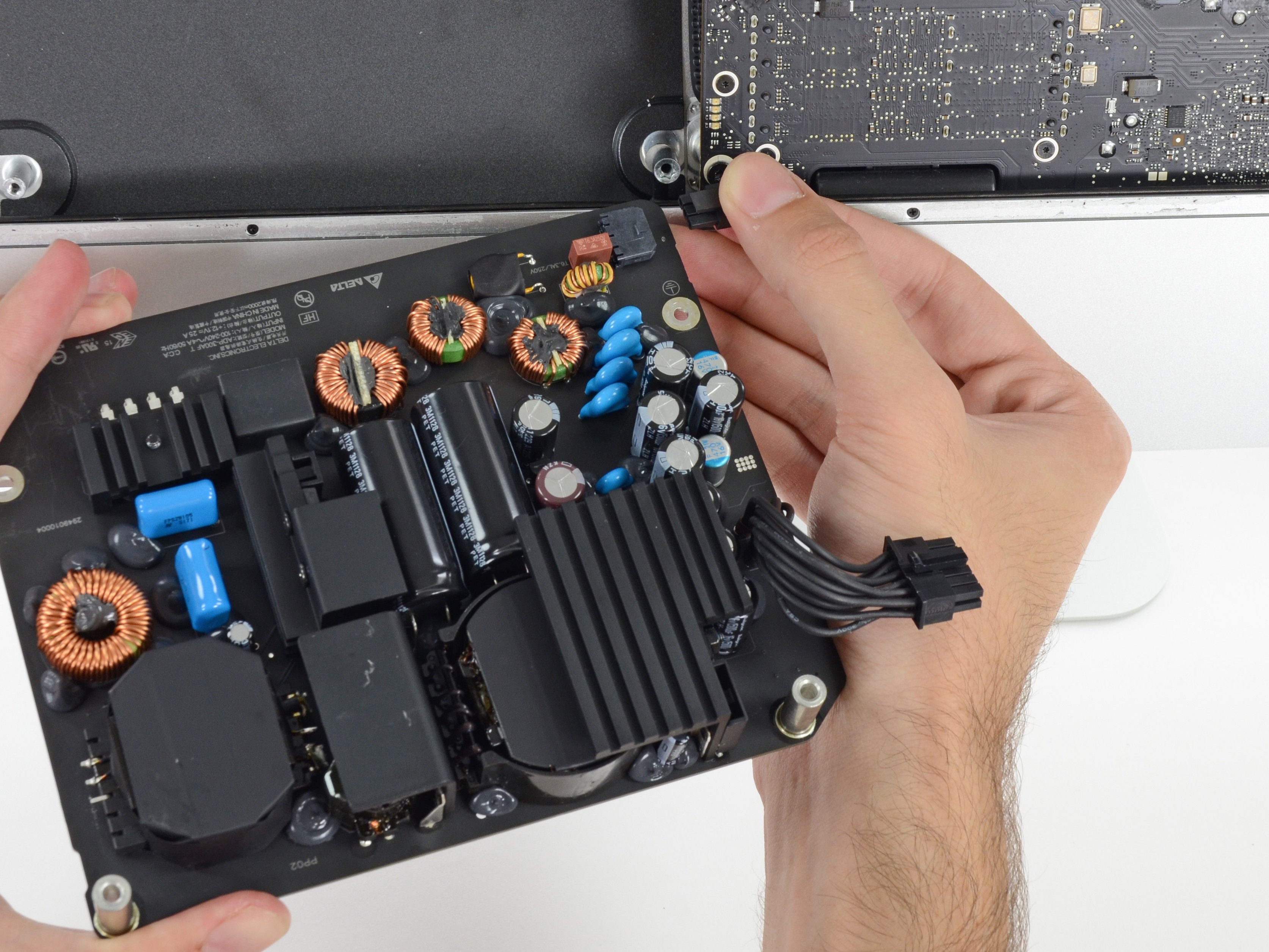 iMac Intel 27インチ Retina 5K Display 2019 電源の交換 - iFixit