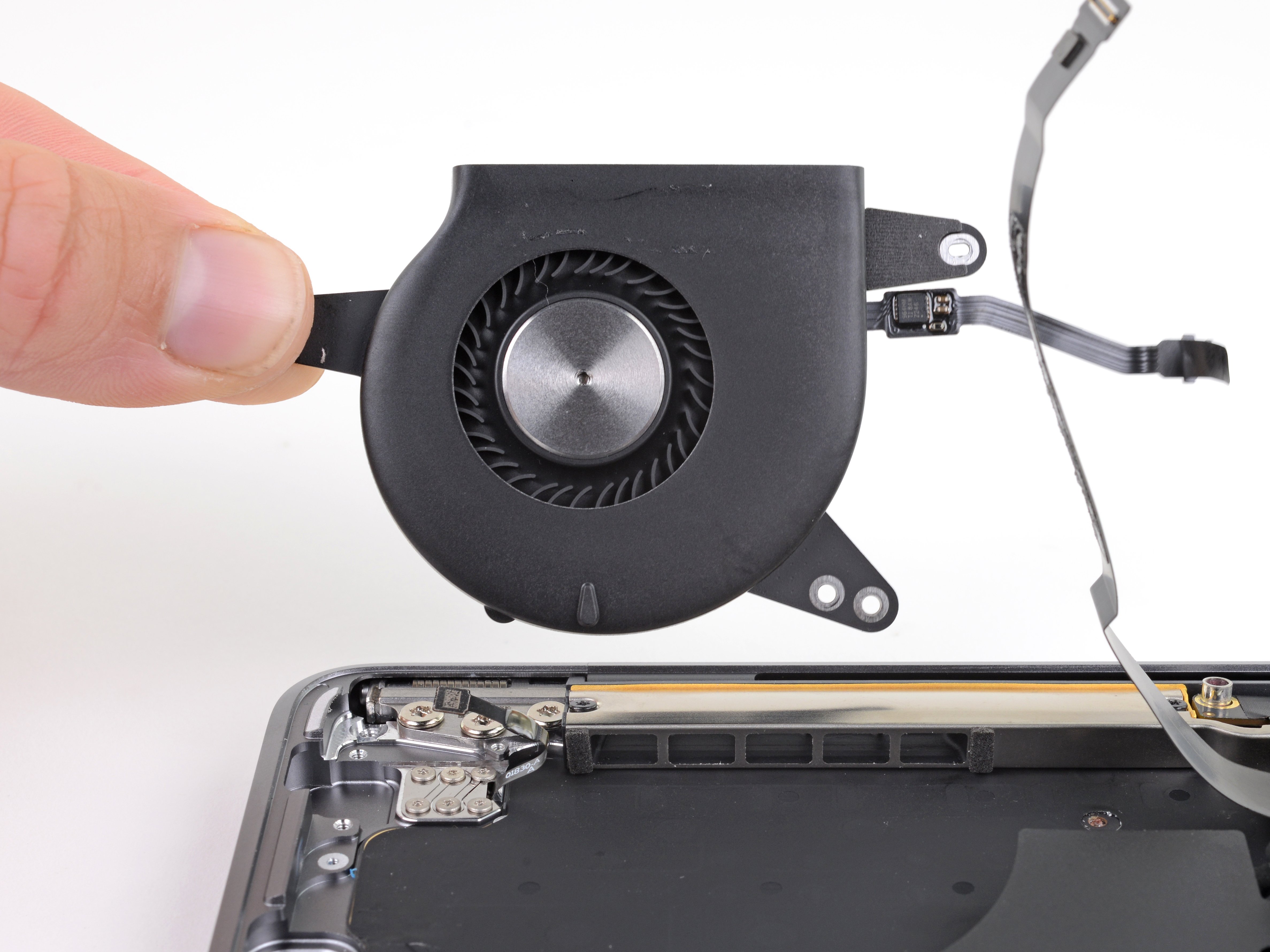 MacBook Air 13インチ Retina Display 2019 ファンの交換 - iFixit