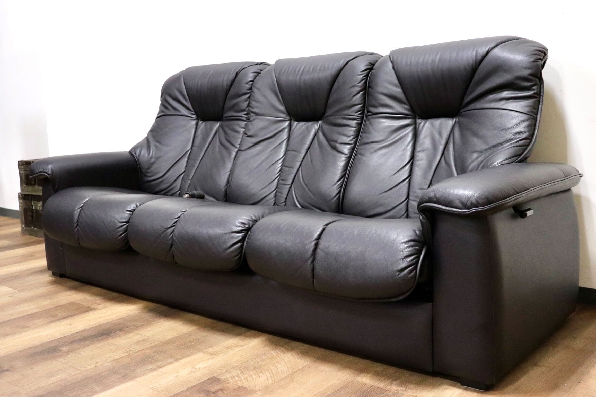 フジファニチアリクライニングソファ3人掛け 【公式通販】