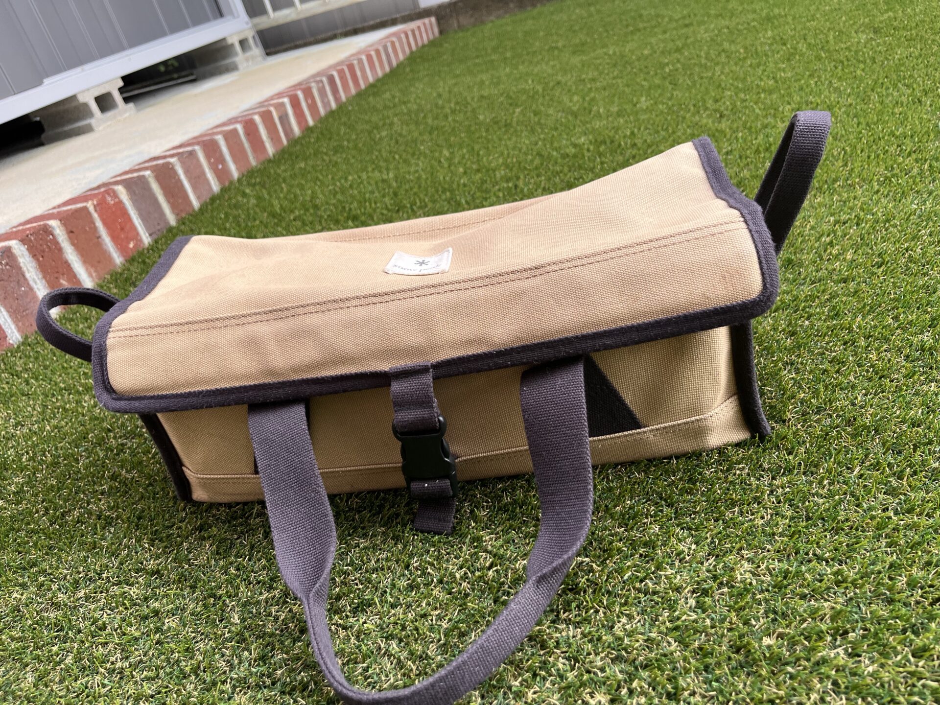 スノーピークマルチコンテナM レビュー ペグ関係収納するのに最適な奴