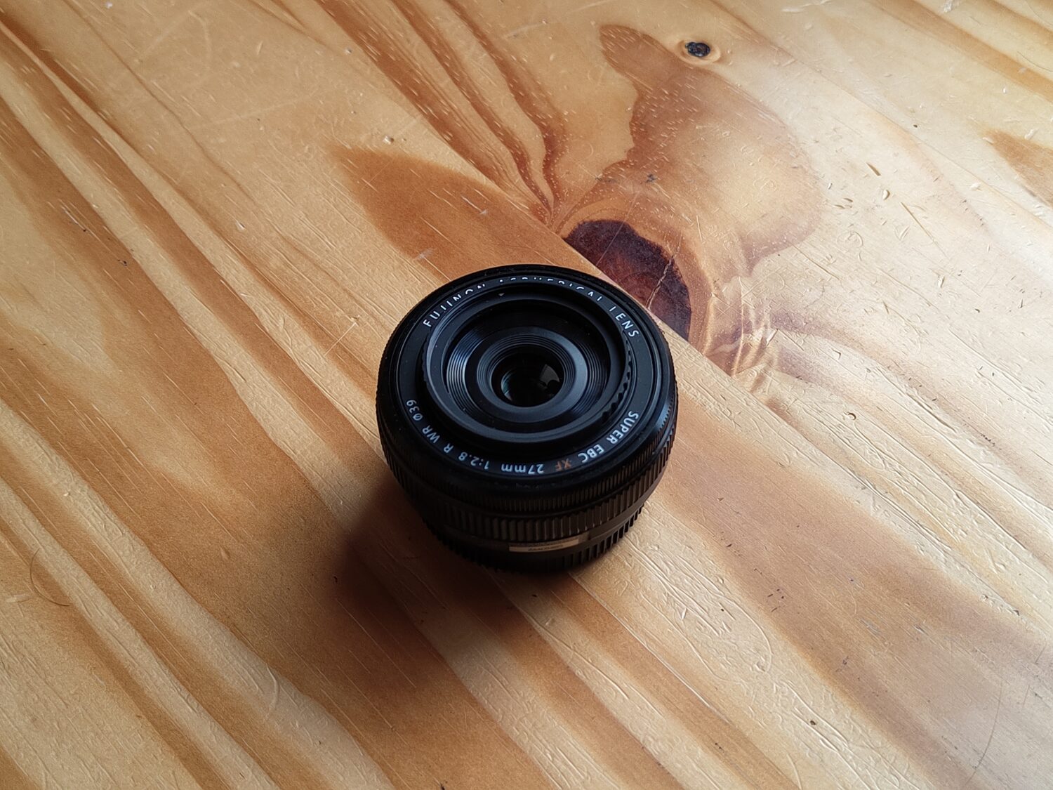 レビュー】FUJIFILM XF27mm F2.8 R WRは買い？作例・寄れない理由も