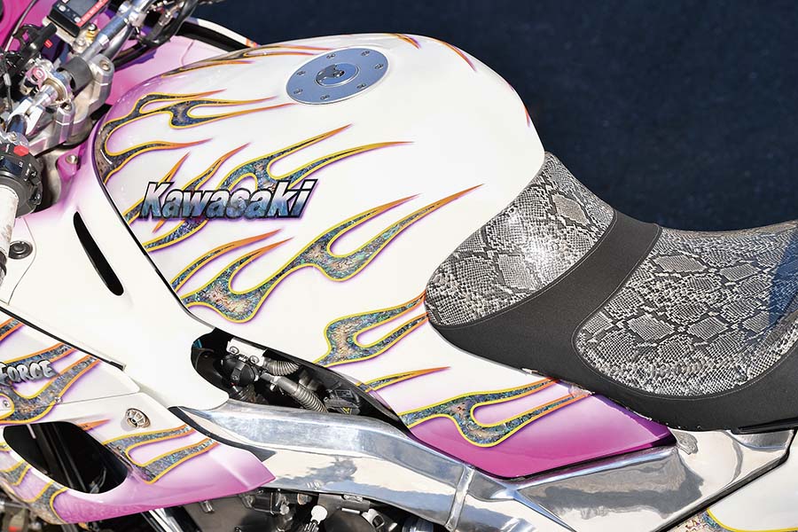 K-2プロジェクト ZX-11（KAWASAKI ZX-11） | ヘリテイジ＆レジェンズ