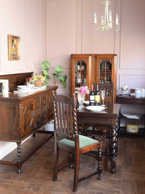 英国から届いたアンティークの伸長式テーブル、めずらしい