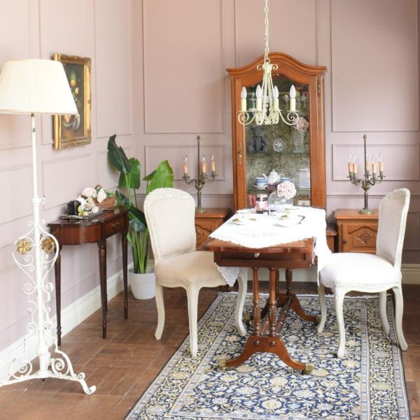 アンティーク風椅子、お花の彫刻が可愛いコクシグルのチェア(cff-1020