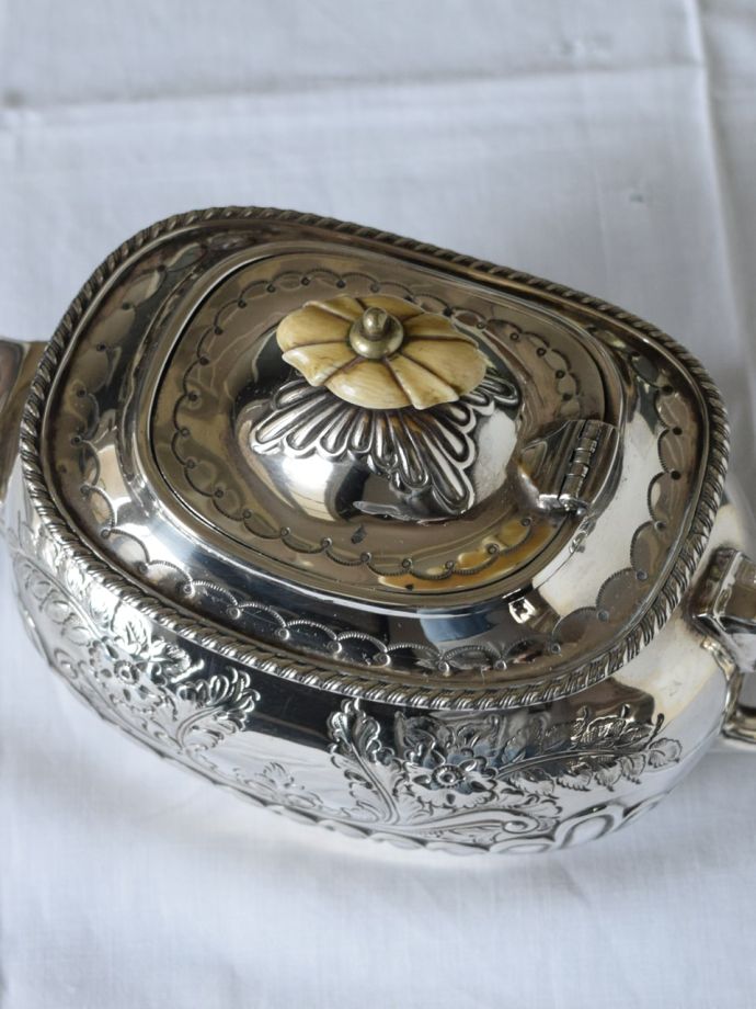 英国シェフィールドのティーポット、エドワーディアンスタイルの純銀の