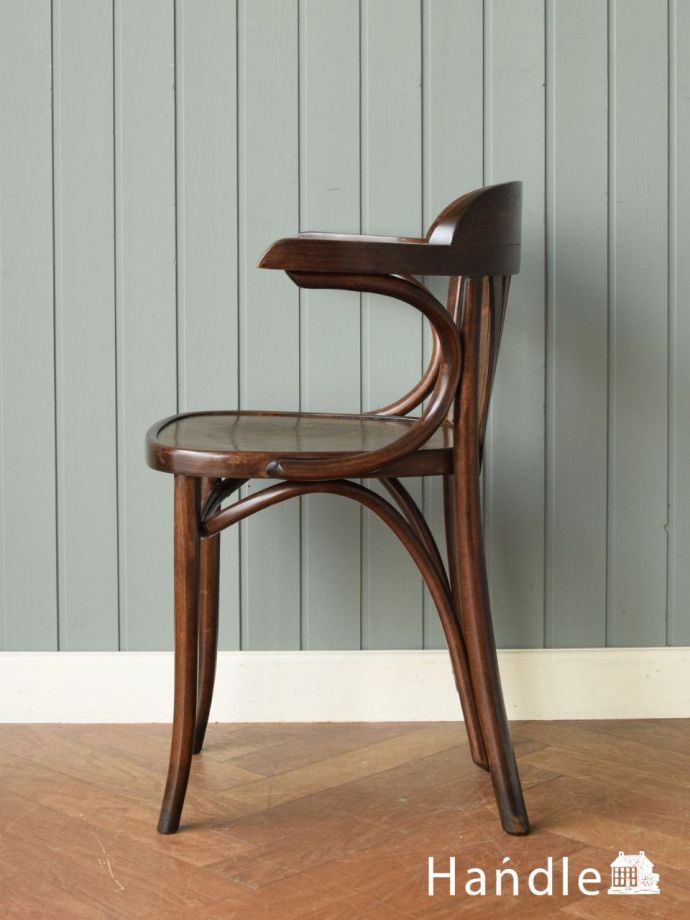 英国アンティークのおしゃれな椅子、アーム付きのベントウッドチェア(m