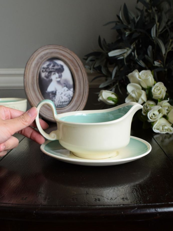 スージークーパー（Susie Cooper）のビンテージ食器、ドレスデン