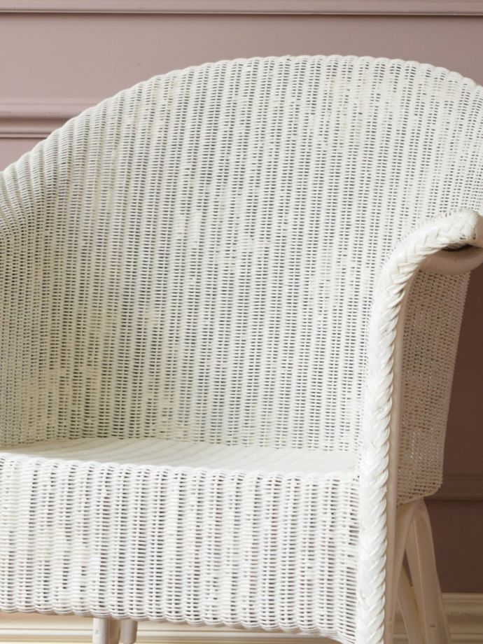 白いアンティークのパーソナルチェア、イギリスのロイドルームチェア(m