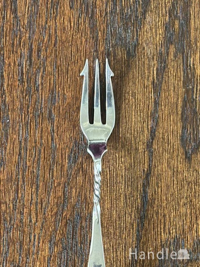 英国アンティークのピクルスフォーク、マザーオブパールの持ち手が