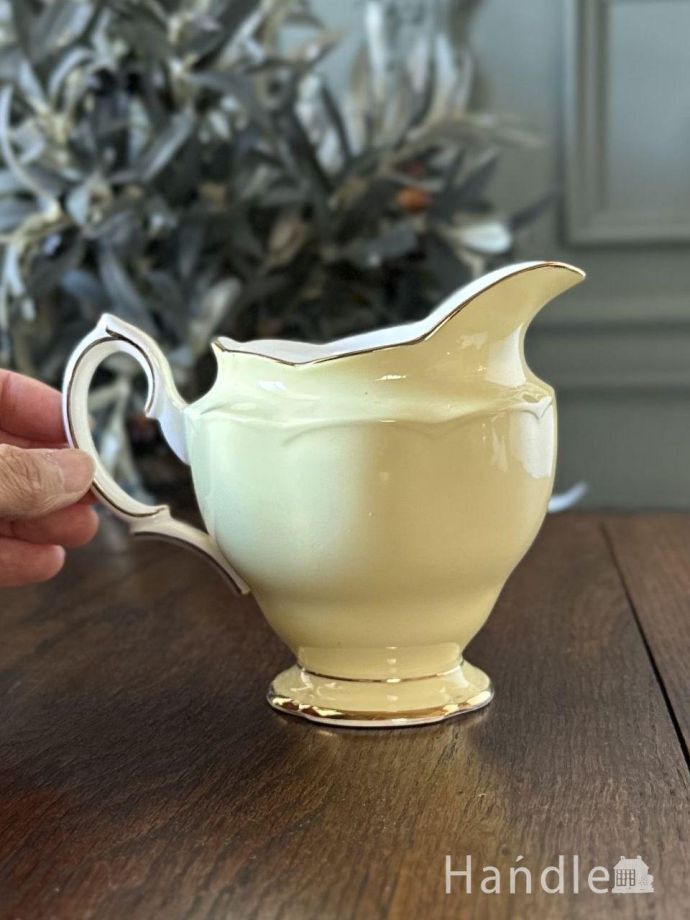 英国アフタヌーンティー用のアンティークの食器、ロイヤルアルバート社