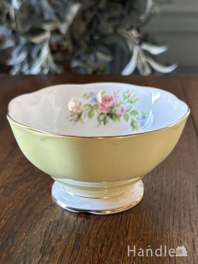 英国アフタヌーンティー用のアンティークの食器、ロイヤルアルバート社