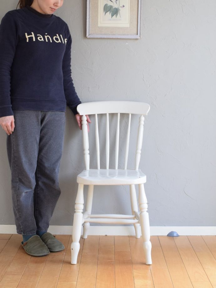 英国アンティークのウィンザーチェア、白いペイントのアンティークの