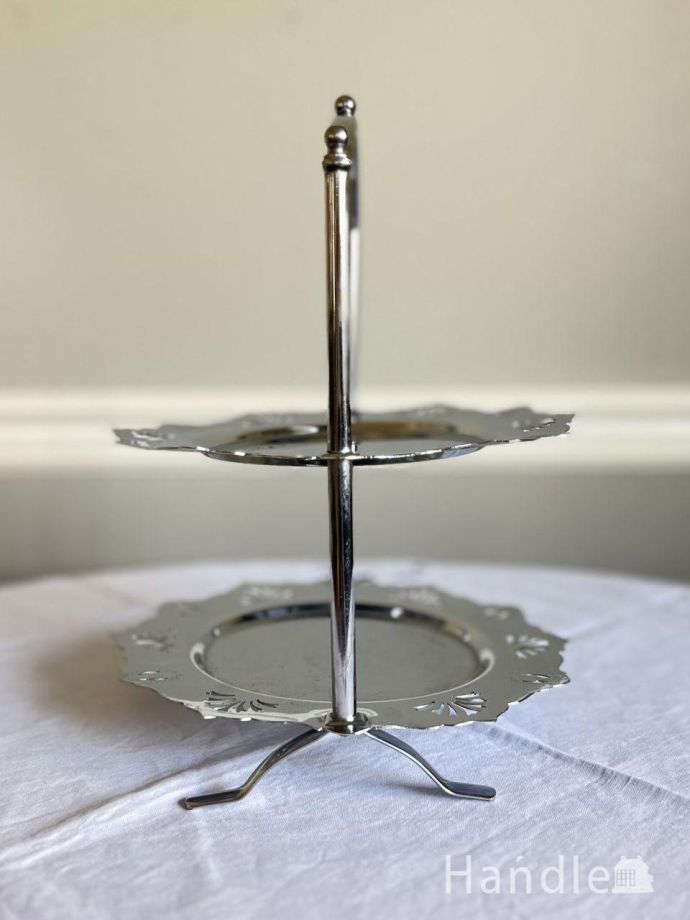 英国アンティークのシルバープレート器、アフタヌーンティー用のケーキ