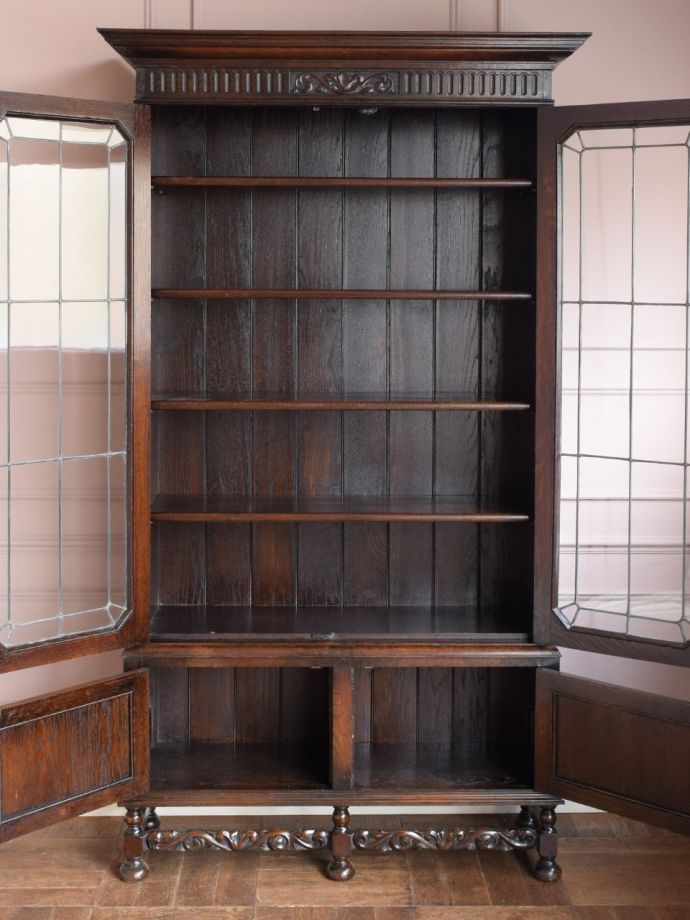 英国アンティークのブックケース、ステンドグラス扉の美しい本棚(i-167
