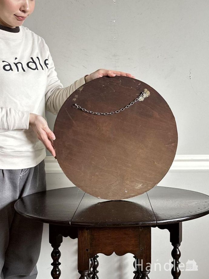 英国アンティークのおしゃれな壁掛け鏡、ドットの模様がデザインされた