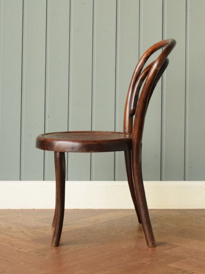 英国アンティークのダブルループのベントウッド、とってもめずらしい