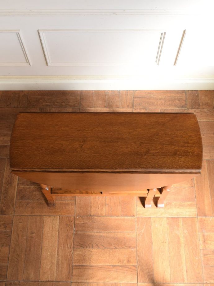 英国アンティークの伸長式テーブル、引き出しが付いたゲートレッグ