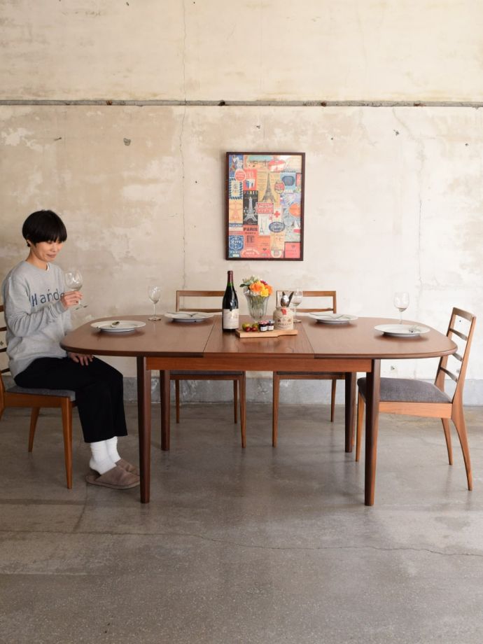 G-PLAN直径122センチ伸長式ダイニングテーブル G-PLAN直径122センチ