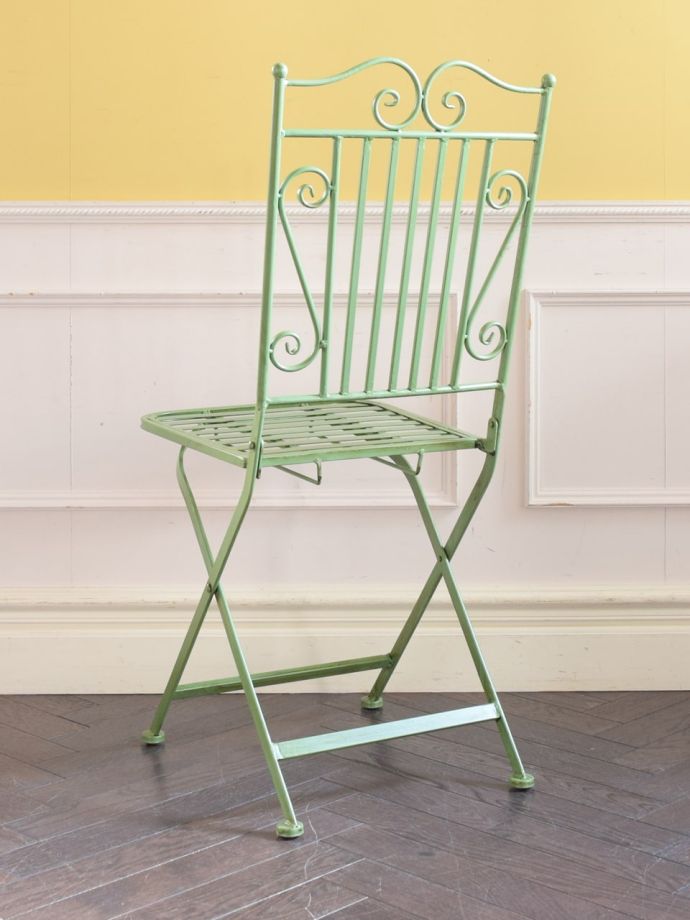 フレンチアンティーク風のガーデンチェア、グリーン色のおしゃれな