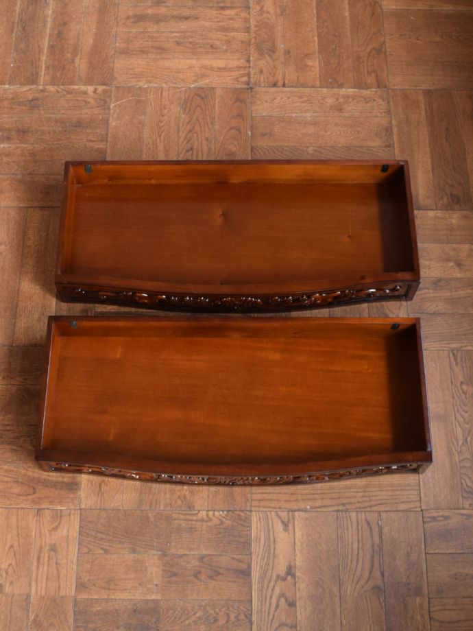 フレンチスタイルのおしゃれな2段チェスト、アンティーク風の猫足