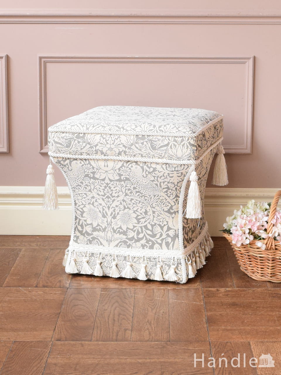 フランスから届いたアンティーク調の椅子、シャビーシックでおしゃれな