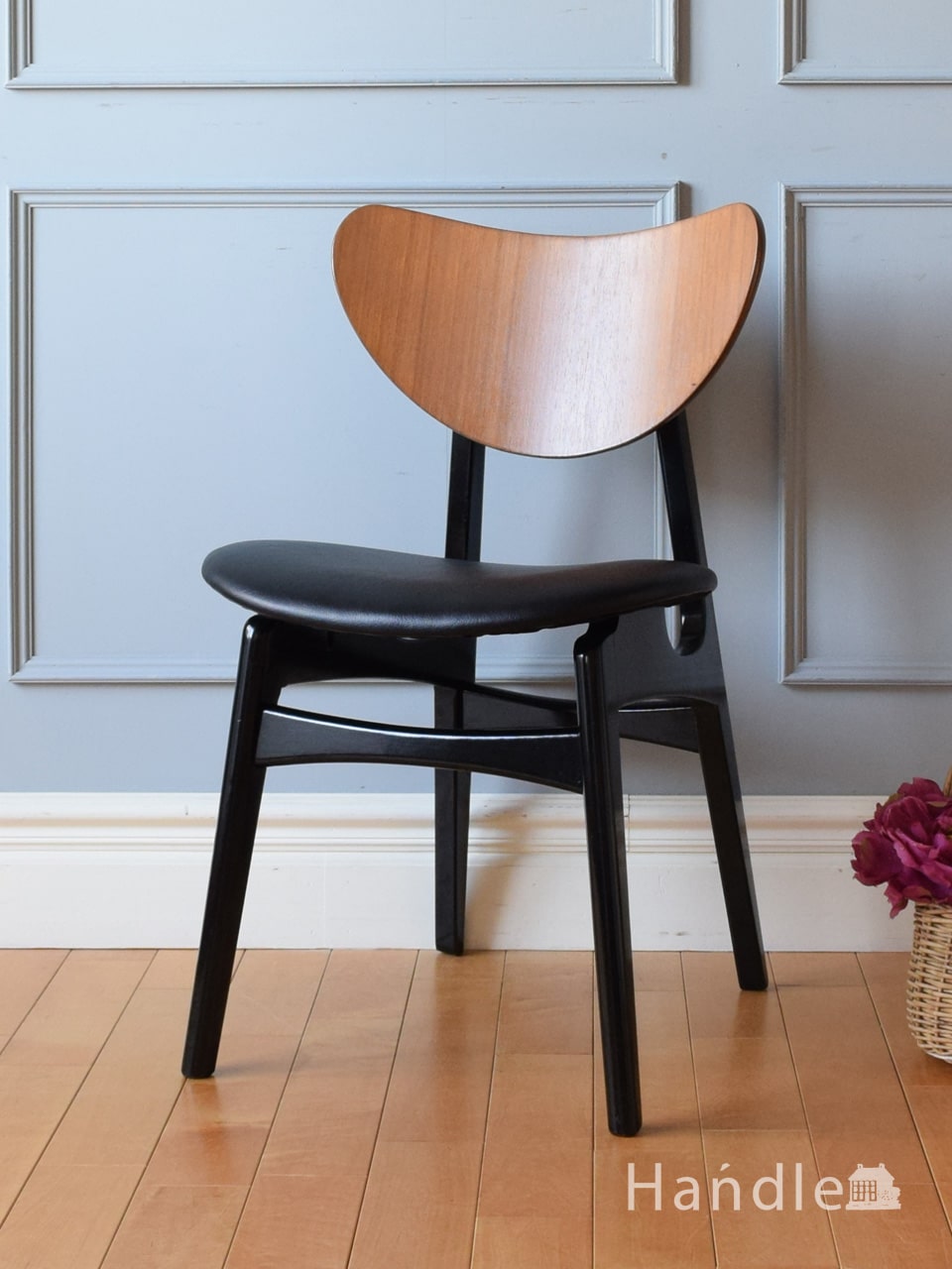 ジープランのおしゃれなビンテージチェア、 トラー＆ブラックの