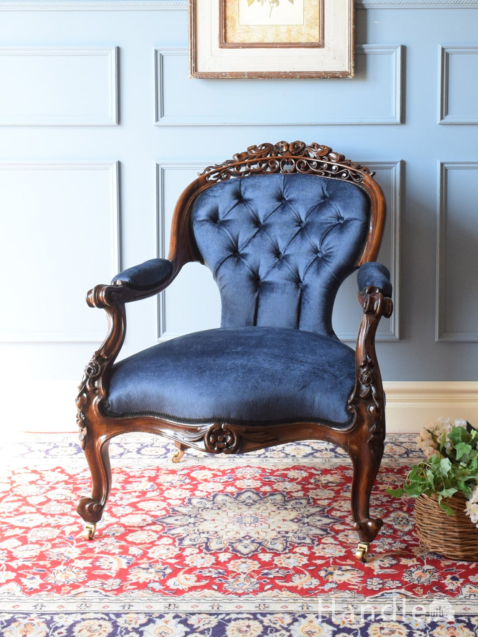 アンティークの一人掛けソファ、イギリスで見つけた美しいパーソナル