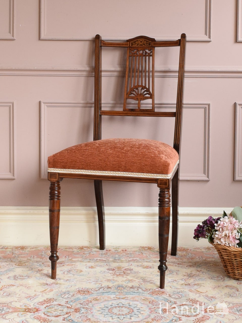 英国アンティークの椅子、立体的な透かし彫りが美しいマホガニー材の