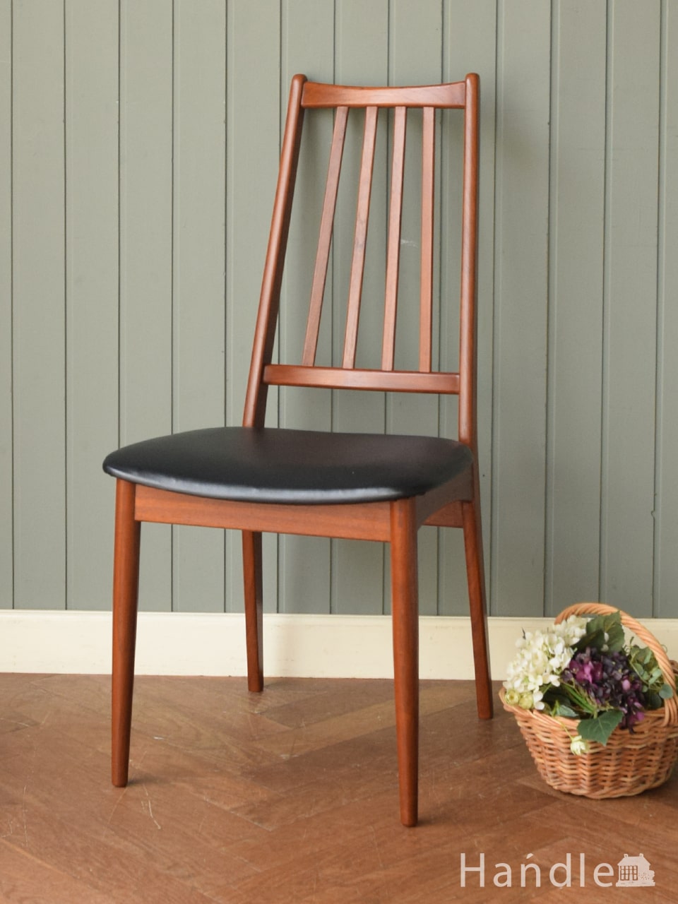 イギリスから届いたチーク材のダイニング椅子、北欧スタイルの
