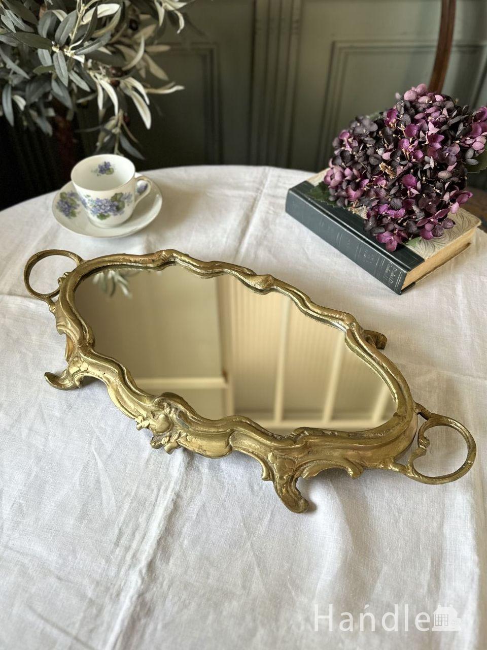 フランスから届いた英国アンティークのアクセサリートレイ、真鍮製の