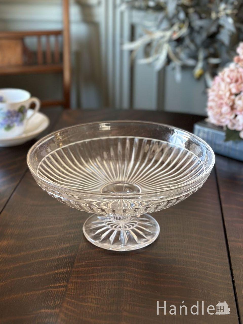 丸い形のおしゃれな足つきガラスボウル、アンティークガラスの