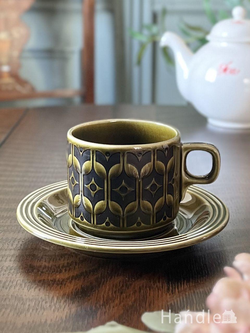 フランスARCOPAL（アルコパル）社、ミルクガラスのカップ＆ソーサー(m