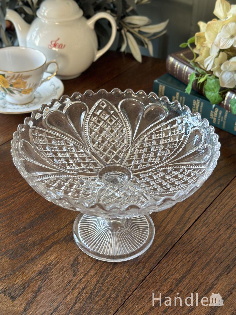 アンティークガラスの食器、イギリスから届いたプレスドグラスのガラス