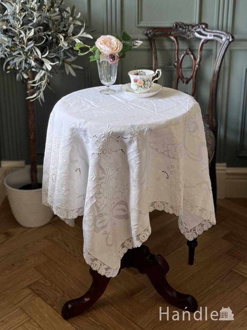 フランスから届いたトーションレース、アンティークのボビンレースの