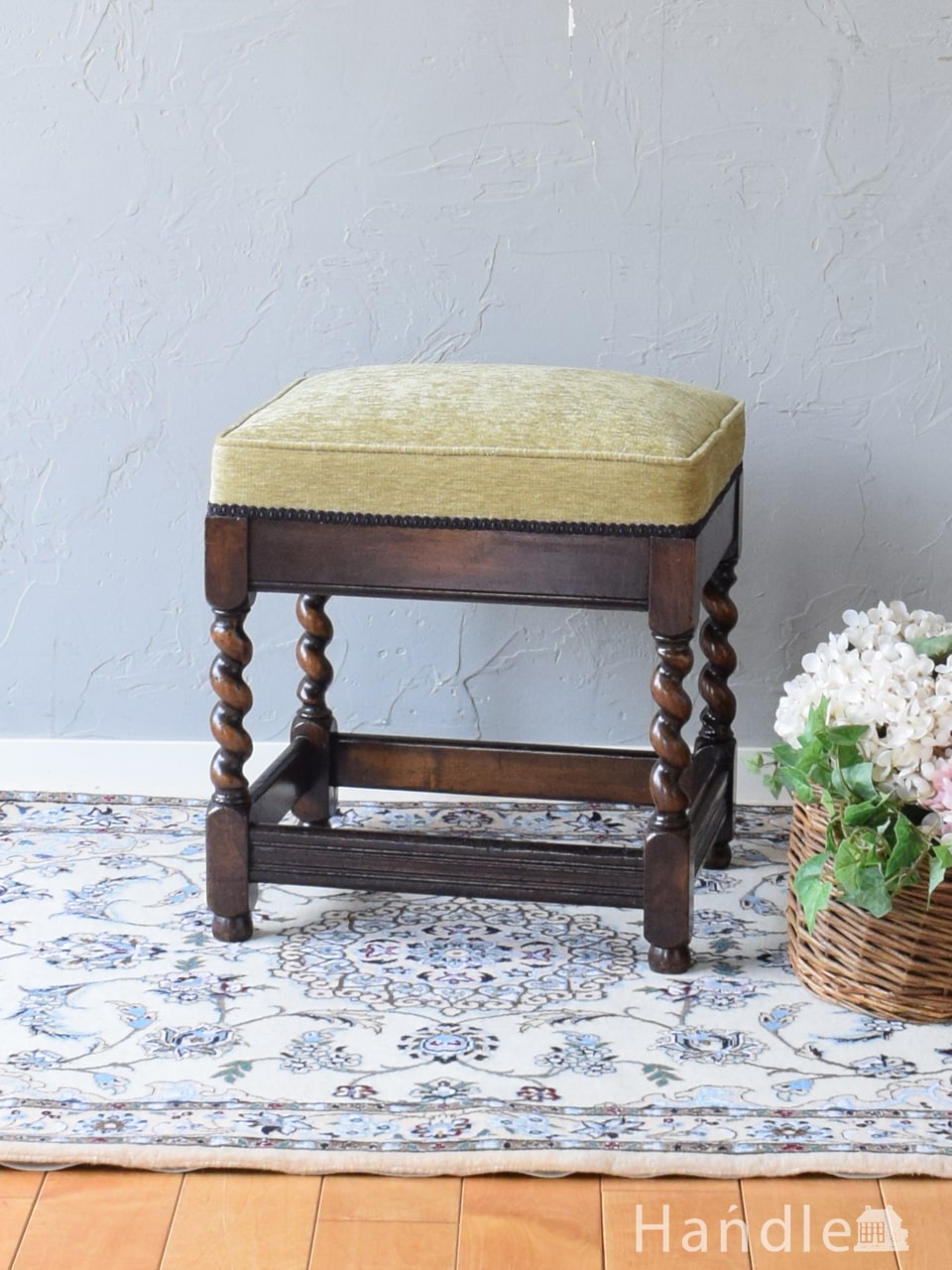 ツイスト足がおしゃれなアンティークの椅子、イギリスから届いたオーク