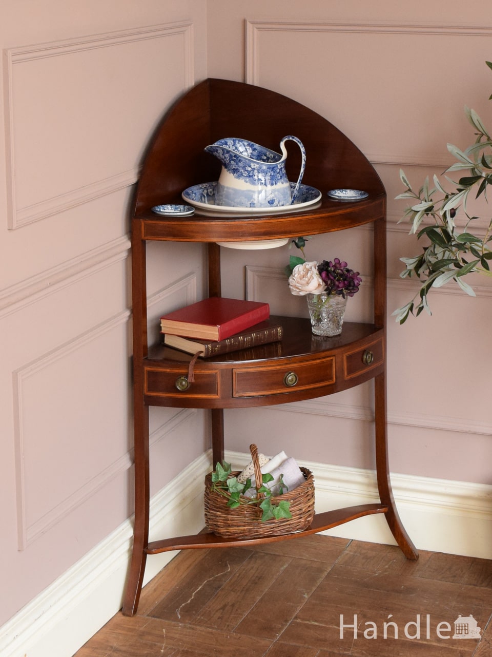 英国輸入のアンティーク家具、重厚なオープン棚のブックシェルフ（本棚