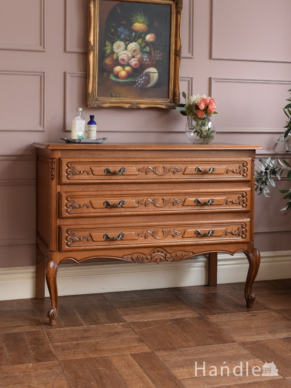 英国のアンティーク家具、ウォールナット材の上品な5段チェスト(j