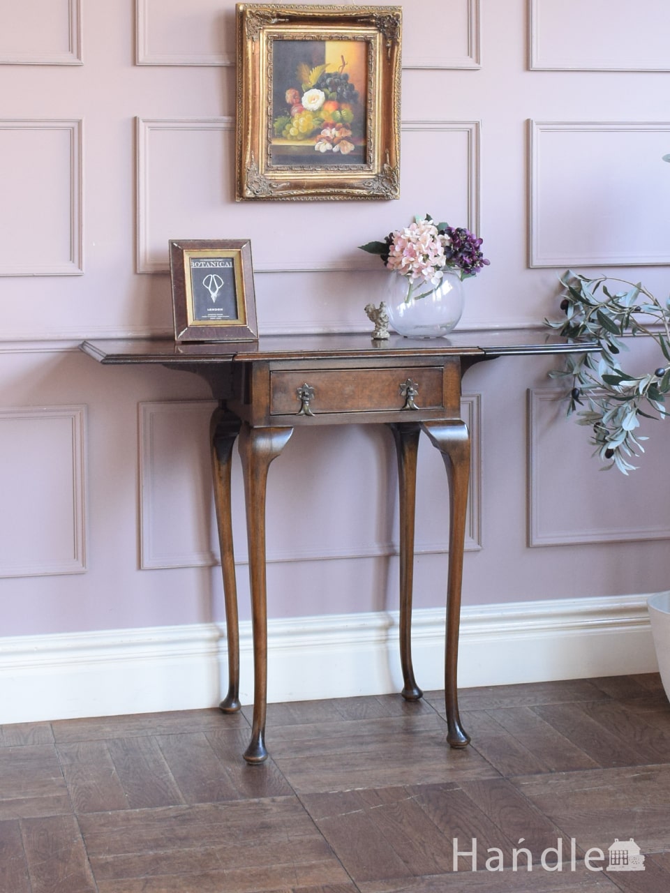 マホガニー材を使ったアンティーク英国輸入家具、鍵付きベッドサイド