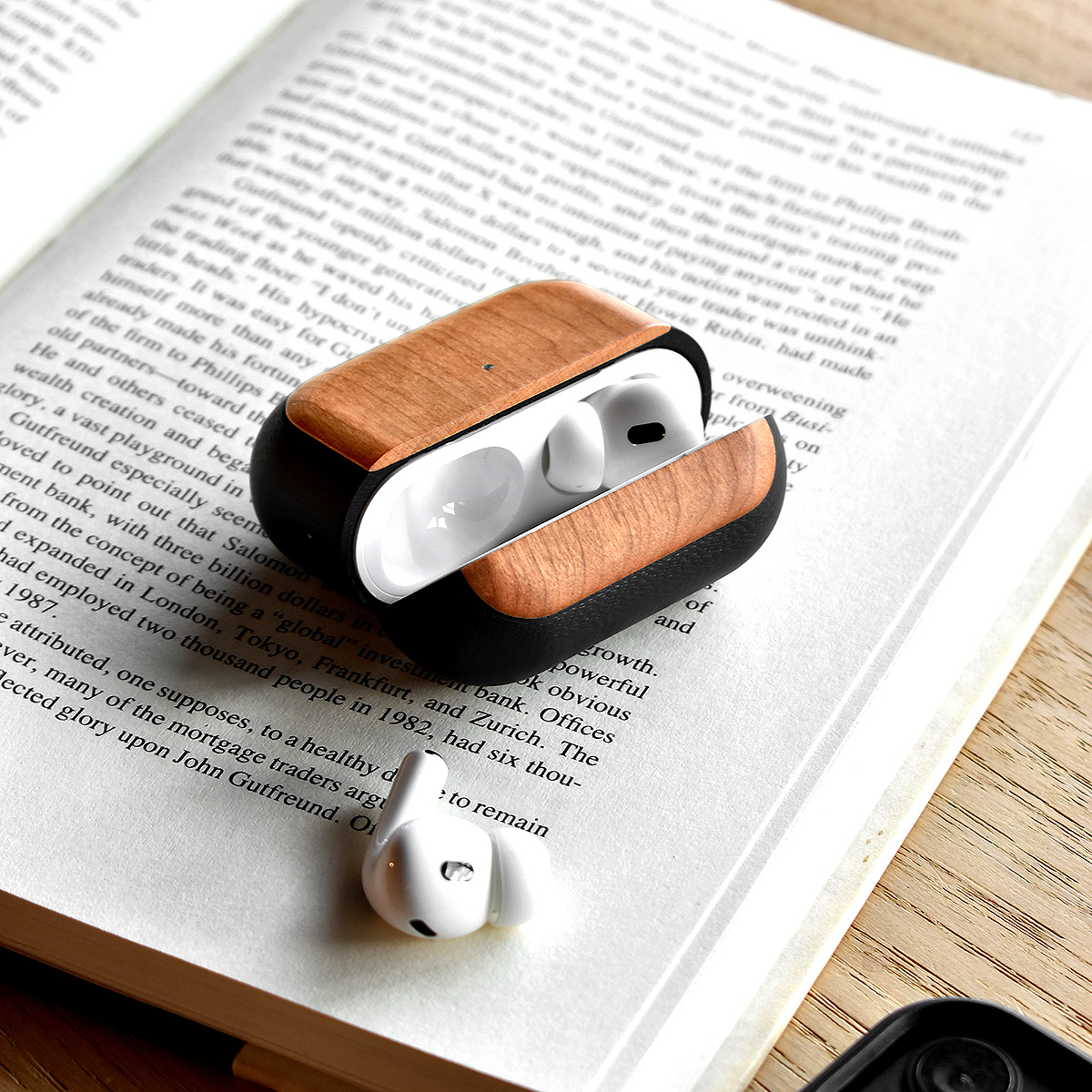 クラウドファンディング】AirpodsPro Case | 名入れギフト・木製