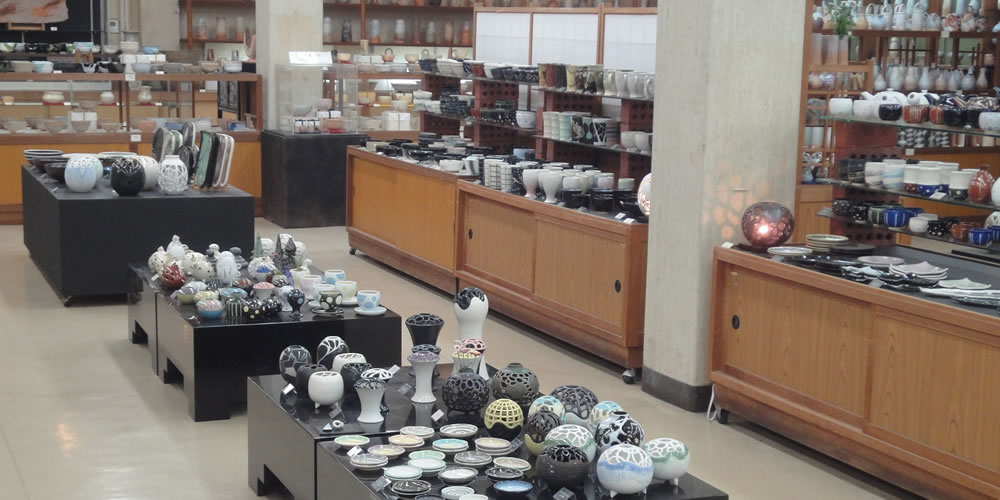 売店のご案内 | 萩焼窯元 城山窯