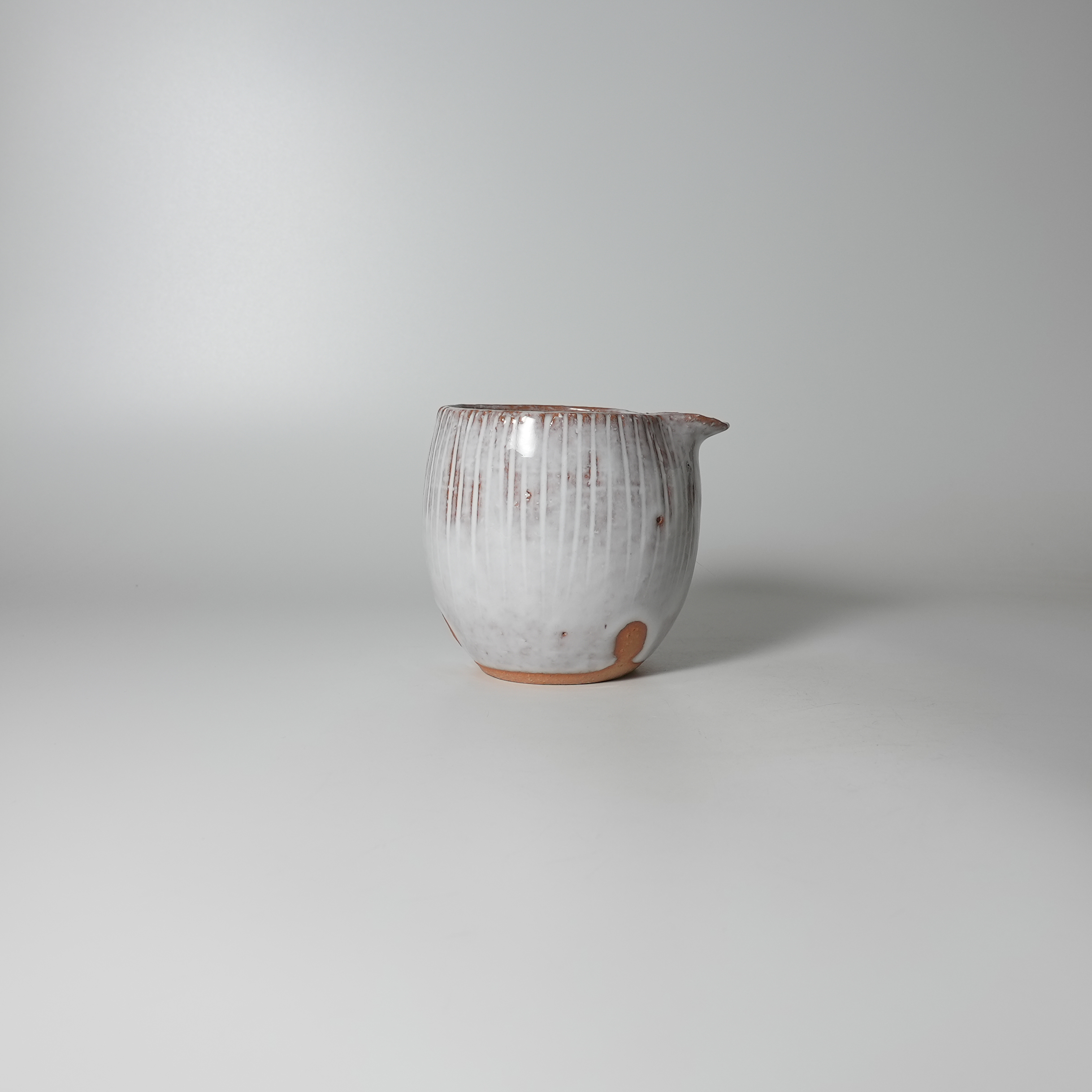 白萩片口酒器 岡田裕作 県指定無形文化財 萩焼 | 萩焼屋Hagiyakiya