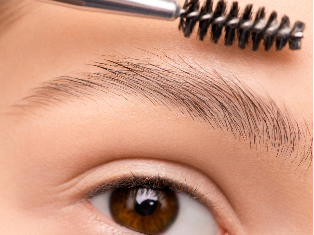 最新！次世代アイブロウ（眉毛）≪HOLLYWOOD BLOW LIFT/ハリウッド