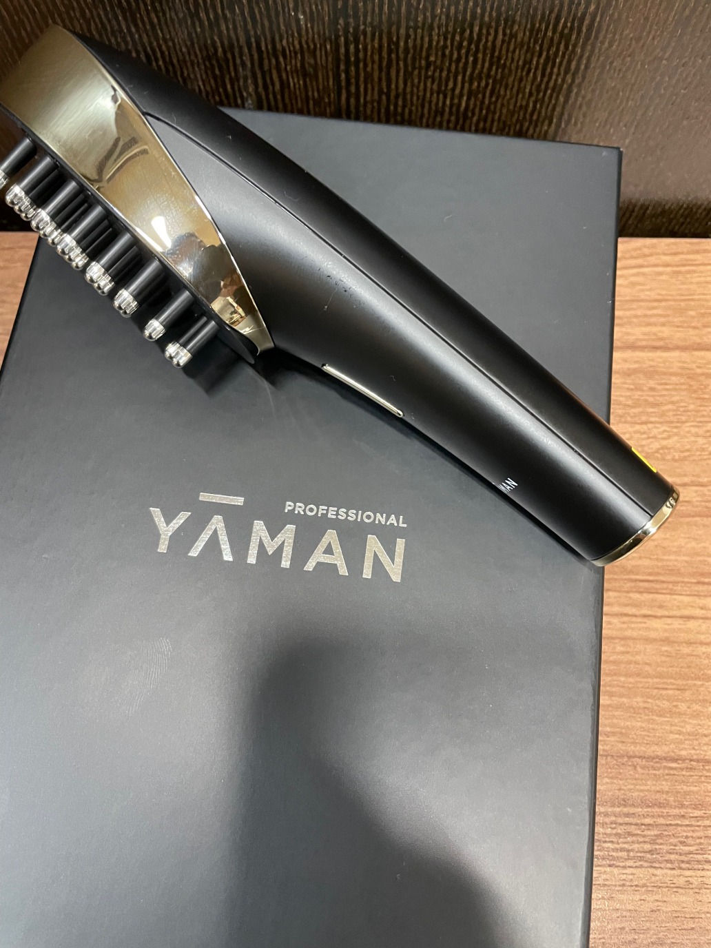 ヴェーダスカルプブラシBS forSalon】導入・取り扱い開始 – Hair Oasis