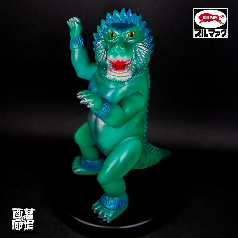 11月7日(月) 12:00より受注開始】『ウルトラマン』墓場の画廊